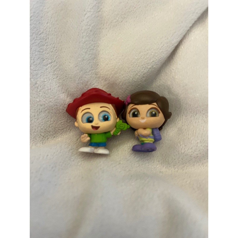 Disney Doorables Toy Story Bonnie‎ and Andy Mini Figures Red Cowboy Hat 2 Pack